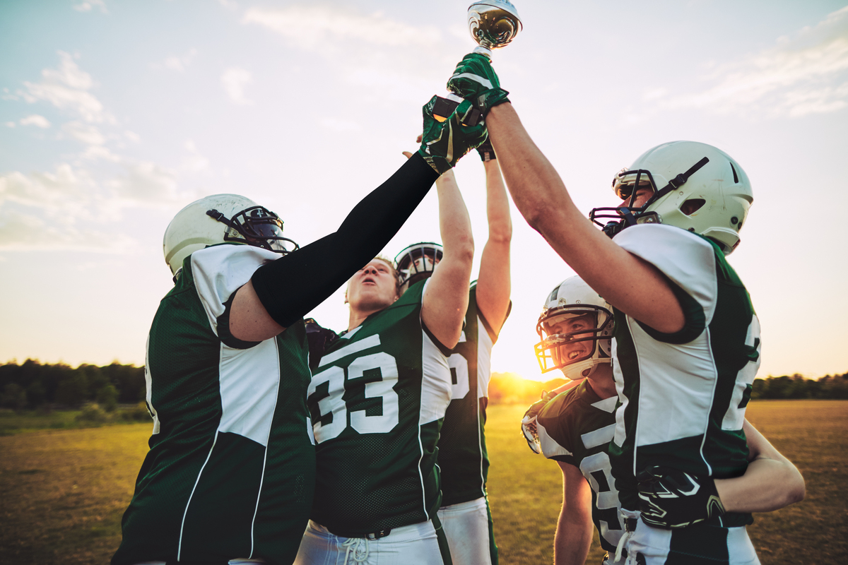 cheering american football team