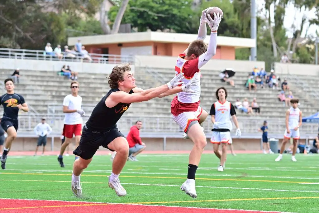 Players at top 7on7 football