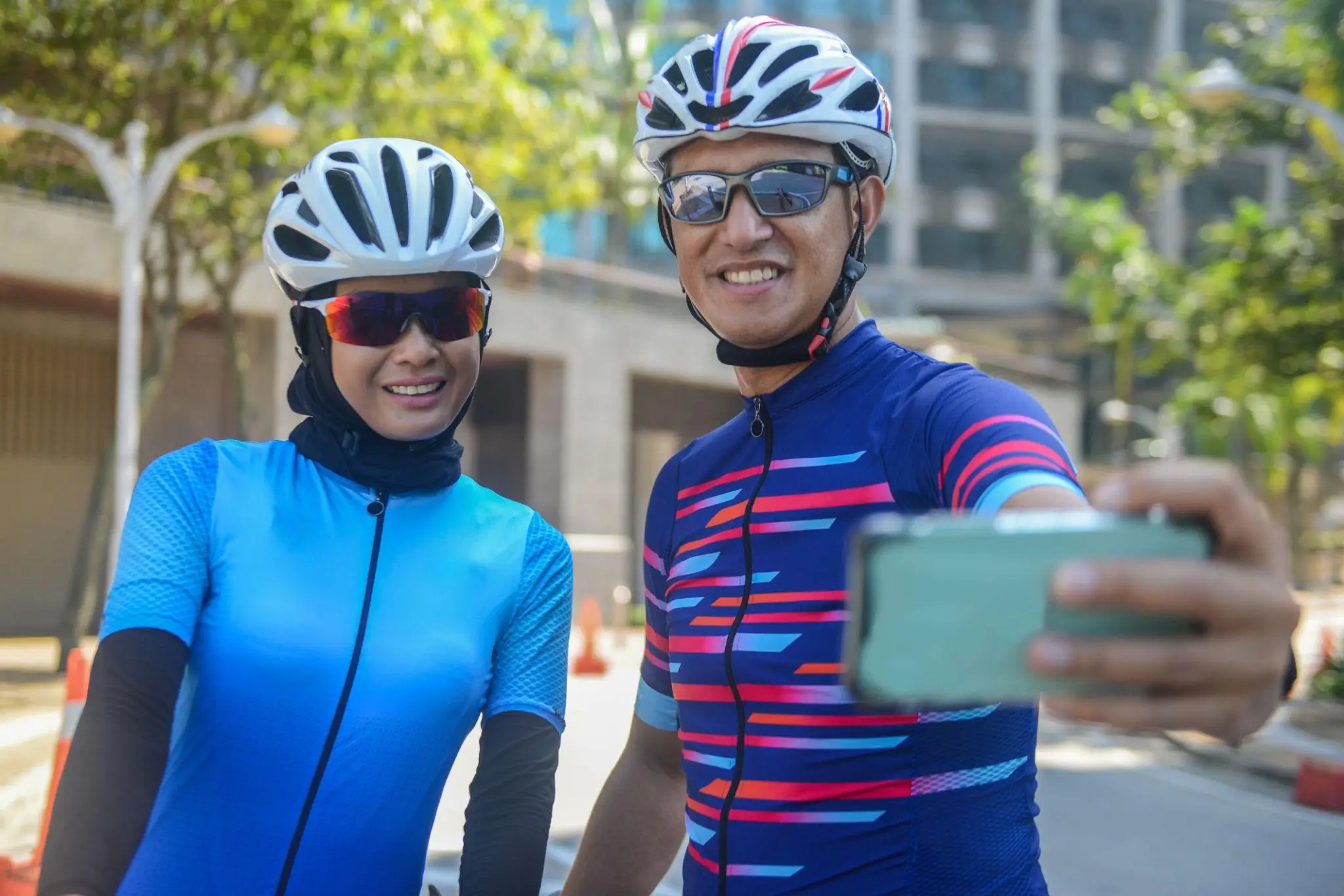 Triathlon nil deals: A Student-Athlete Guide to Sponsorships 4 triathlete influencer filming content